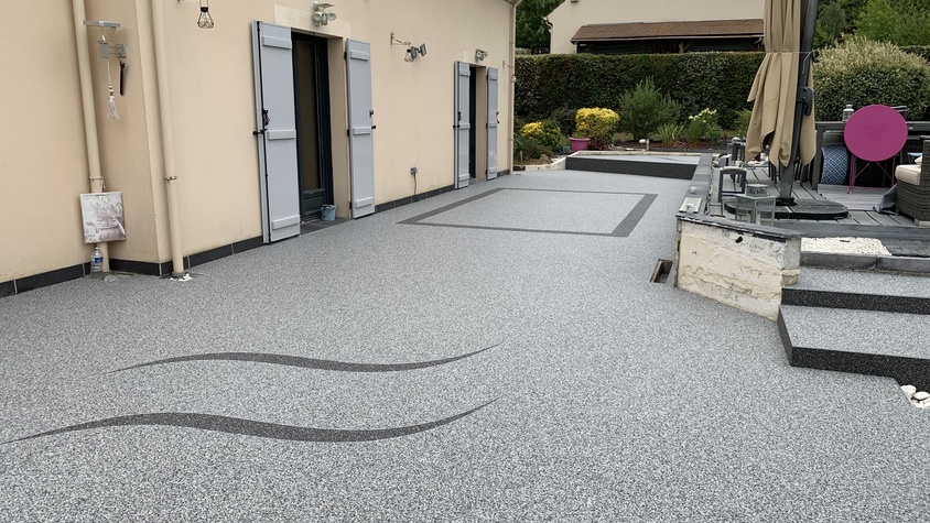 Terrasse en résine - Peyrus